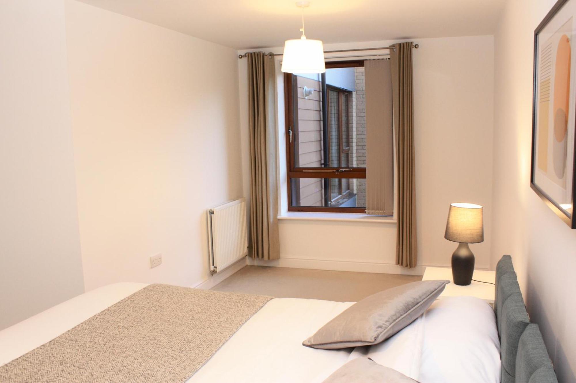 2 Bed 2 Bath Apartment & Parking - Lgw 10Min Drive Crawley  Exterior photo